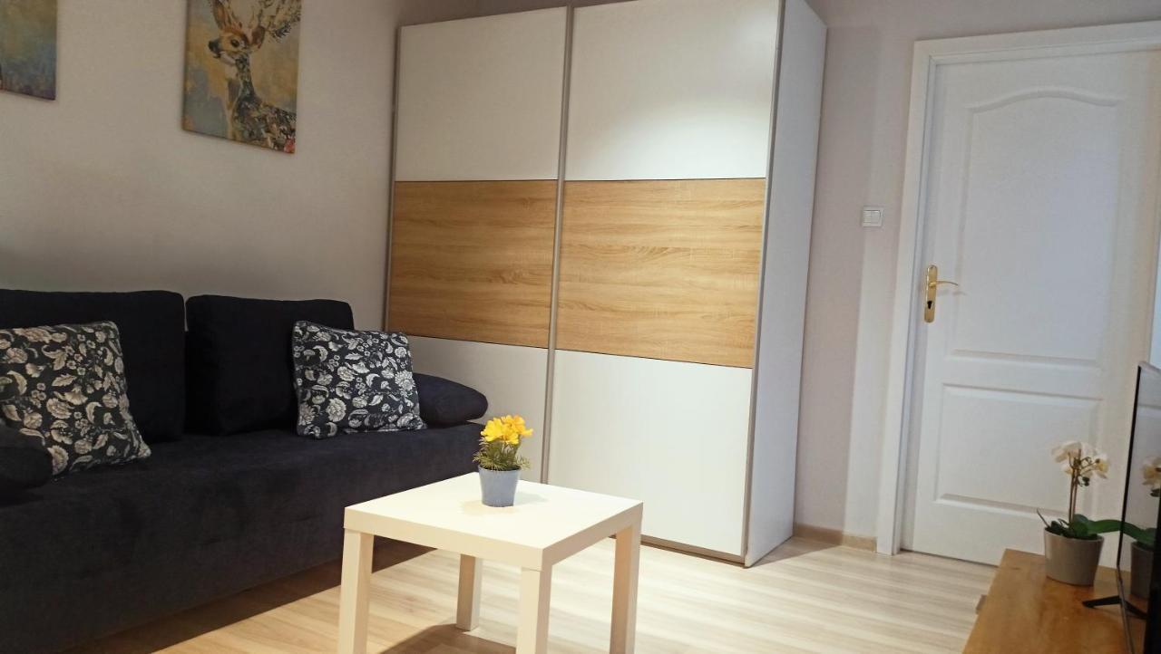 Apartament Granatowy Swietoduska 12 Lublin Dış mekan fotoğraf